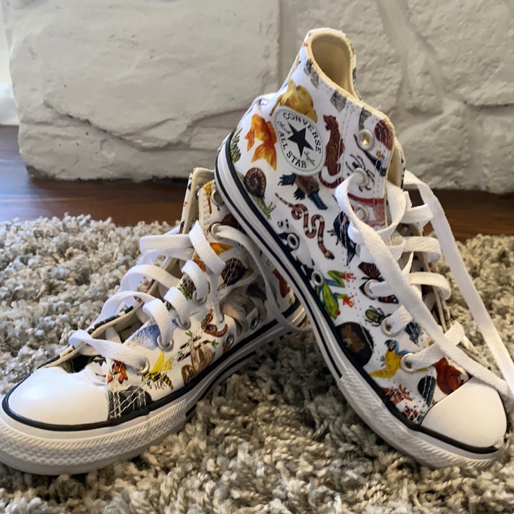 Kids size 2 Converse animal high top sneakers